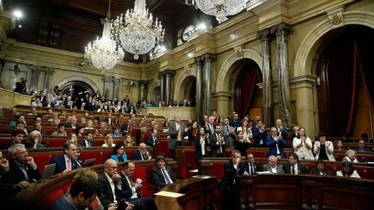 Ισπανία: Κατάργηση της βασιλείας ζητά το Καταλανικό Κοινοβούλιο